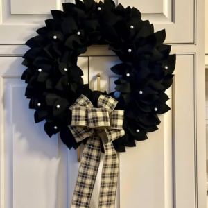 black-felt-wreath-customer-embellished-0925